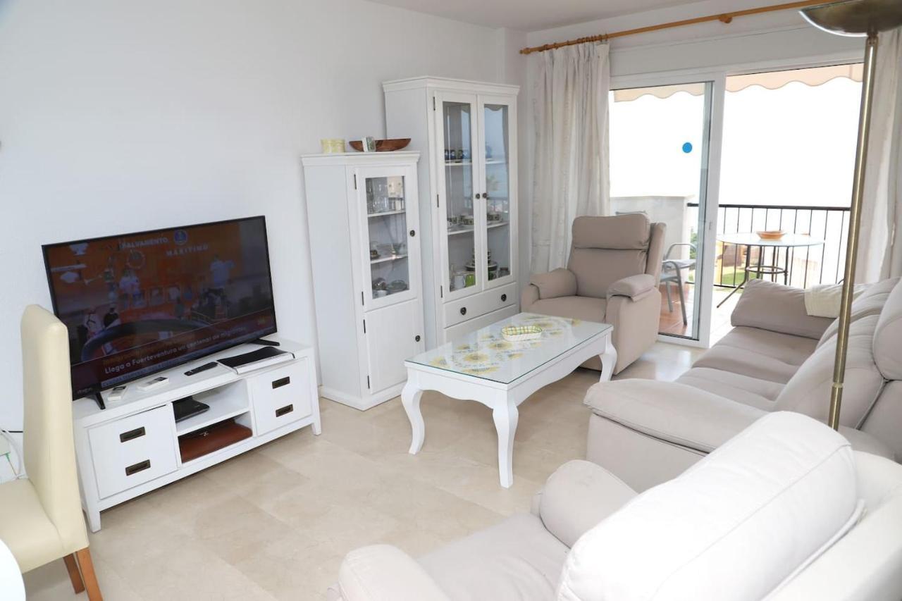 Apartamento En Nerja. Primera Linea De Playa Exterior foto